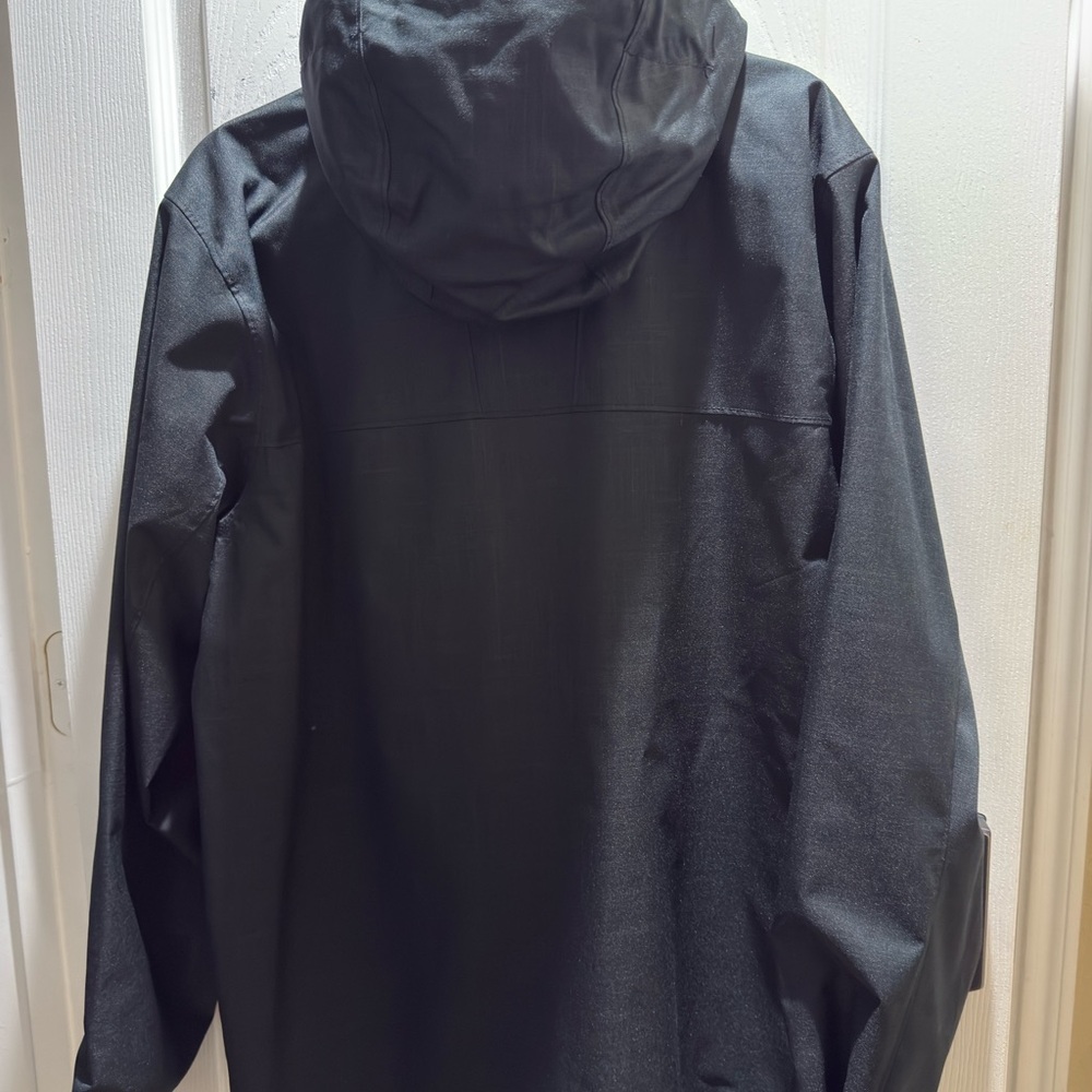 Under Armour Men's Black cold weather Jacket - Picture 3 of 3
